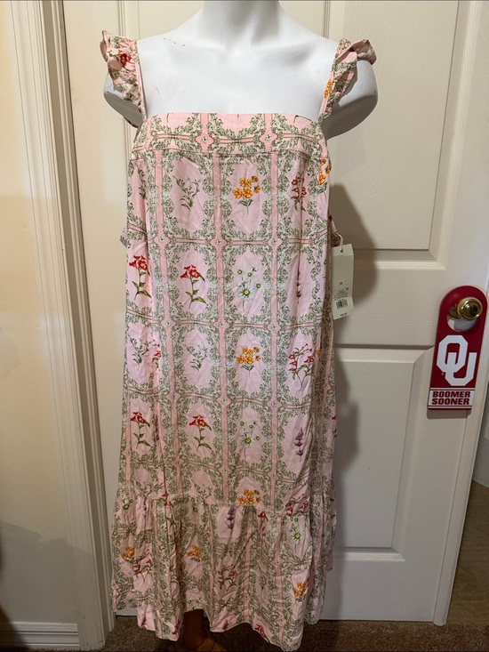 Agua Bendita Dresses & Skirts - Agua Bendita Pink Floral Trellis Dress. NWT. Size 2X. Pockets